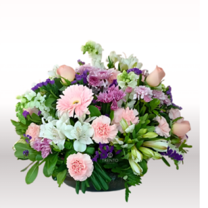 Arreglo Elemento Floral rosas, claveles con flores mixtas
