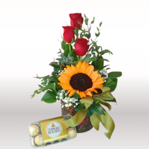 Arreglo Jazmin  rosas, girasol y chocolates Ferrero Rocher