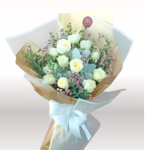 BOUQUET DE ROSAS INGLESAS CON FOLLAJES