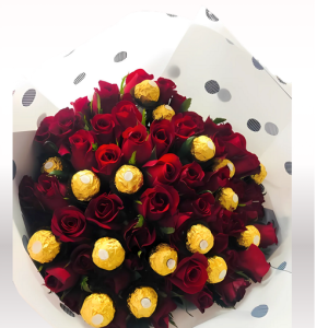 BOUQUET KAROL 50 ROSAS Y CHOCOLATES