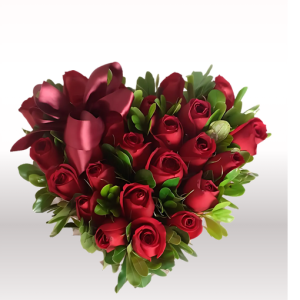 Caja Corazón Heart & Roses 24 rosas rojas