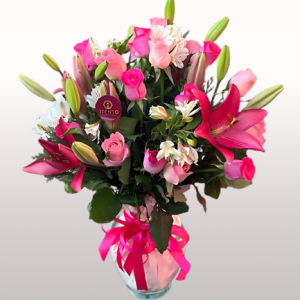 Jarrón Mamá bondadosa 24 Rosas Fiusha y Rosa