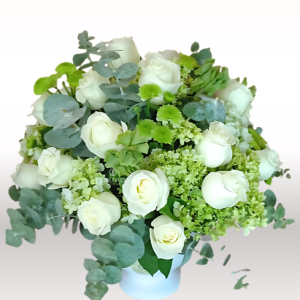 ARREGLO AMOR AL CIELO ROSAS Y FOLLAJES VARIOS