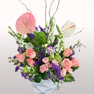 Arreglo Mamá protectora rosas con flores mixtas