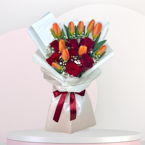 Bouquet Rojo Atardecer Tulipanes y rosas rojas